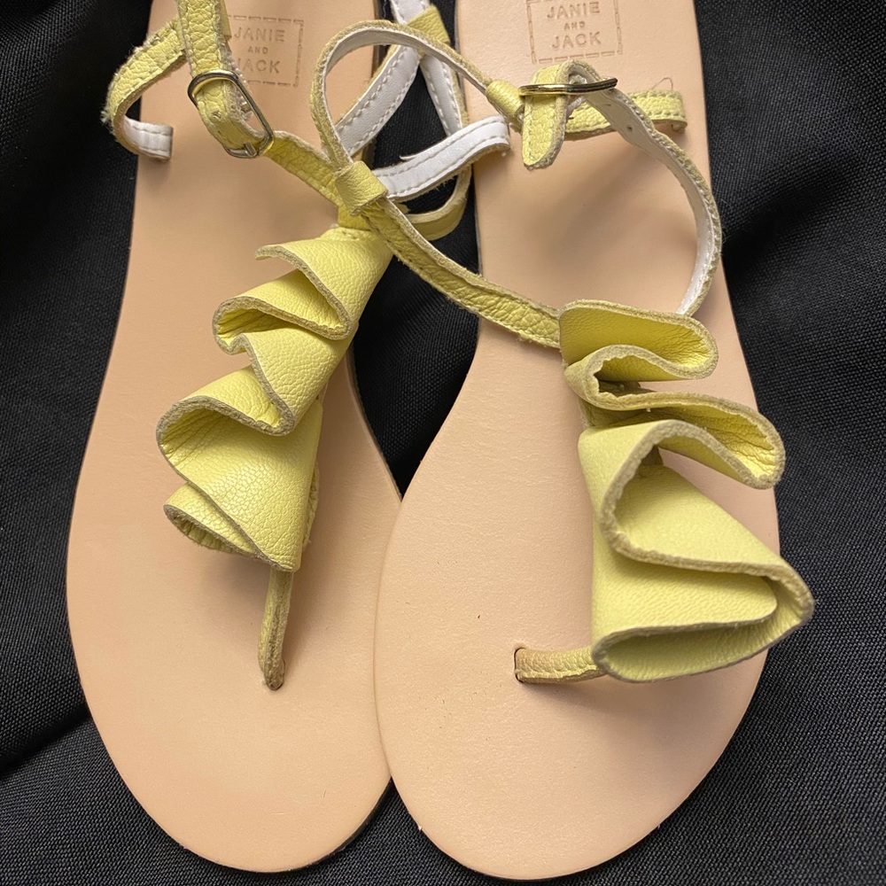 Janie and Jack—Yellow/ Ruffle Flat‎